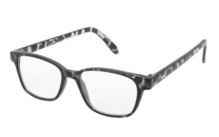 Hverdagsbrille i grå-sort halv transparent stel.