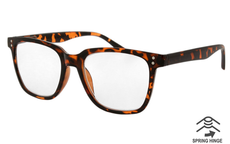 Moderigtig brille i unisex design.